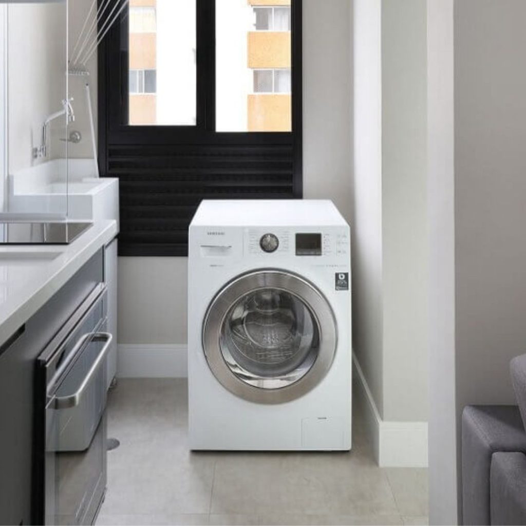 MÁQUINA LAVA E SECA